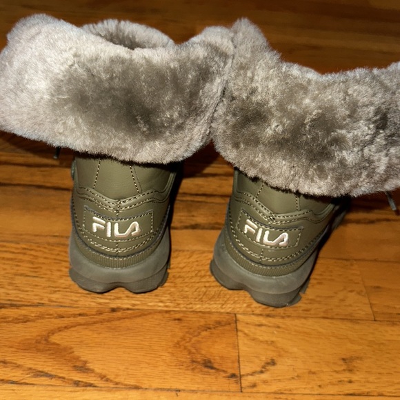 Fila sneaker boots brand new only wore once little boy size 2y - Picture 3 of 5